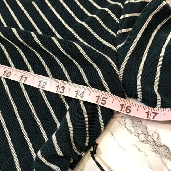 June & Hudson Green Striped Crop XS NWT - Picture 8 of 8
